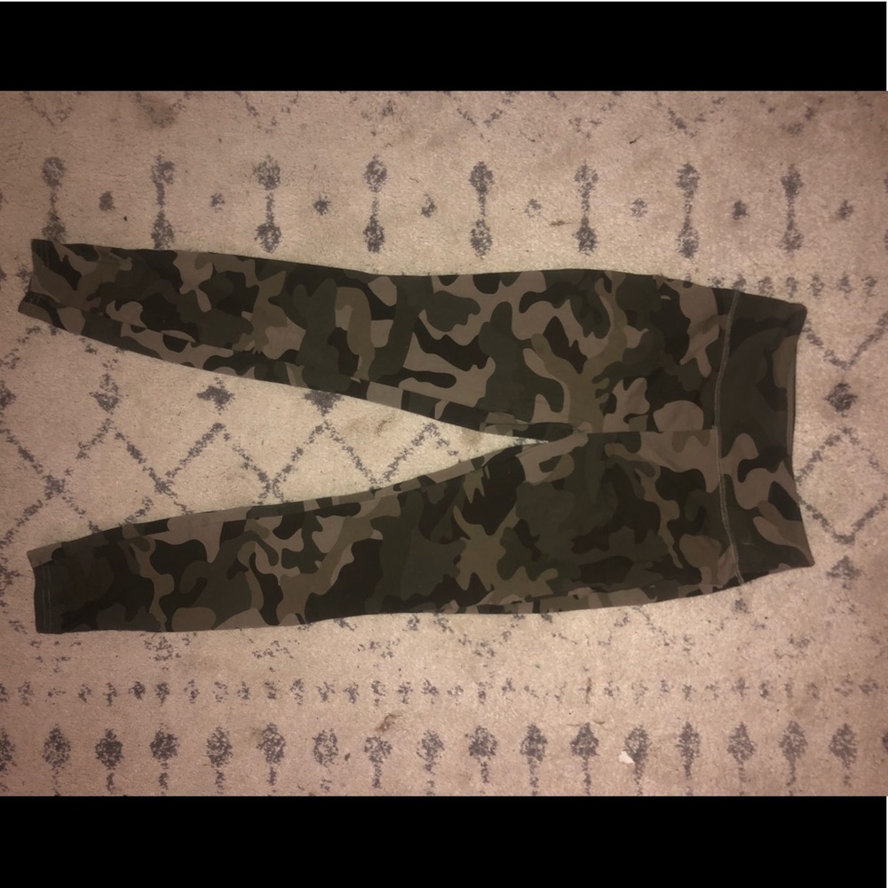 camo leggings